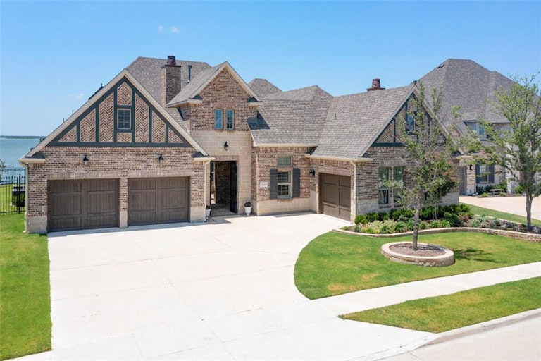 Photo 2 of 40 - 7624 Castlebridge, The Colony, TX 75056