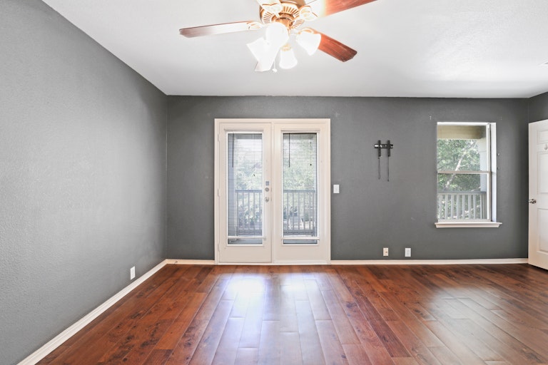 Photo 14 of 25 - 4128 Macy Ln, Fort Worth, TX 76244