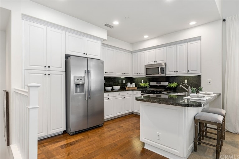 Photo 4 of 21 - 154 Coralwood, Irvine, CA 92618