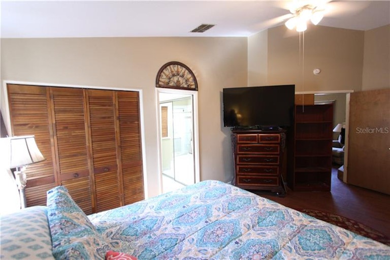 Photo 12 of 22 - 1434 Walden Oaks Pl, Plant City, FL 33563