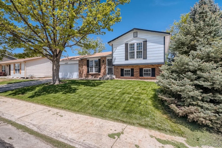 Photo 2 of 30 - 4387 E 93rd Ave, Thornton, CO 80229