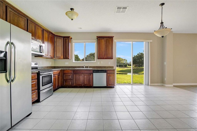Photo 11 of 25 - 10824 Tilston Pt, Orlando, FL 32832