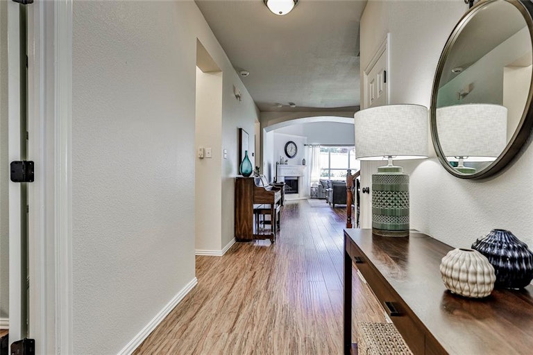 Photo 5 of 32 - 3949 Diamond Ridge Dr, Fort Worth, TX 76244