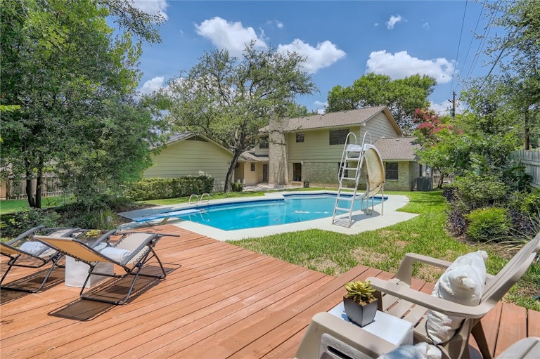 Photo 26 of 28 - 9903 Marseilles Dr, Austin, TX 78750