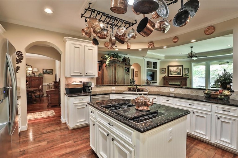 Photo 16 of 50 - 20602 Sunset Bend Ln, Spring, TX 77379