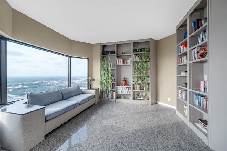 Photo 4 of 20 - 2001 Holcombe Blvd #3504, Houston, TX 77030