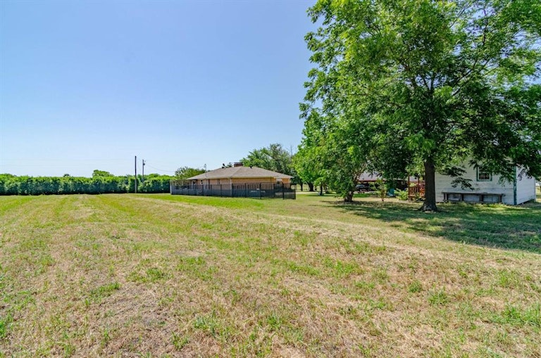 Photo 32 of 37 - 17312 Fm 2755, Lavon, TX 75166