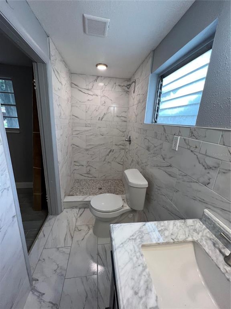 Photo 9 of 9 - 4712 W Fairview Hts, Tampa, FL 33616