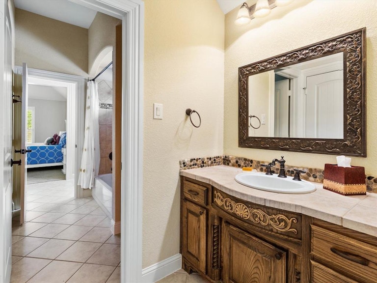 Photo 25 of 31 - 5421 Pershing Ave, Fort Worth, TX 76107