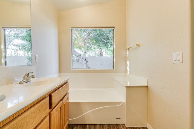 Photo 21 of 37 - 2065 W Harbour Dr, Chandler, AZ 85248