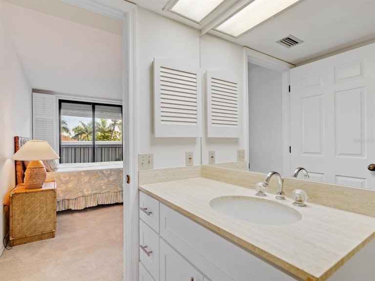 Photo 20 of 39 - 1485 Gulf Of Mexico Dr #103, Longboat Key, FL 34228