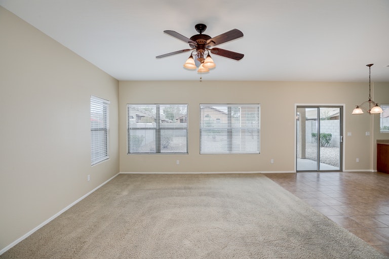 Photo 9 of 33 - 25 W Desert Vista Trl, San Tan Valley, AZ 85143