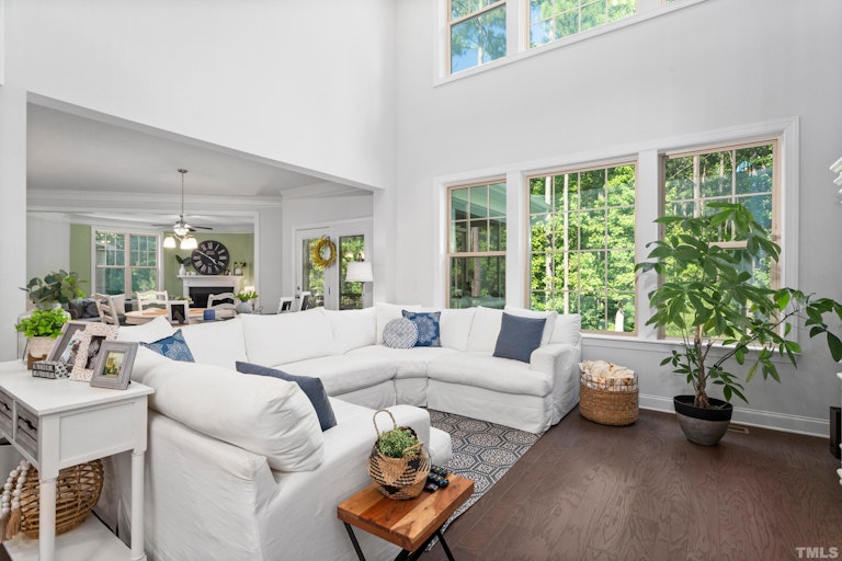 Photo 9 of 42 - 433 Belle Gate Pl, Cary, NC 27519