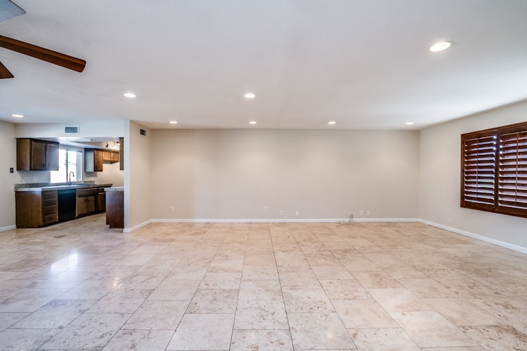 Photo 10 of 29 - 4826 W El Caminito Dr, Glendale, AZ 85302