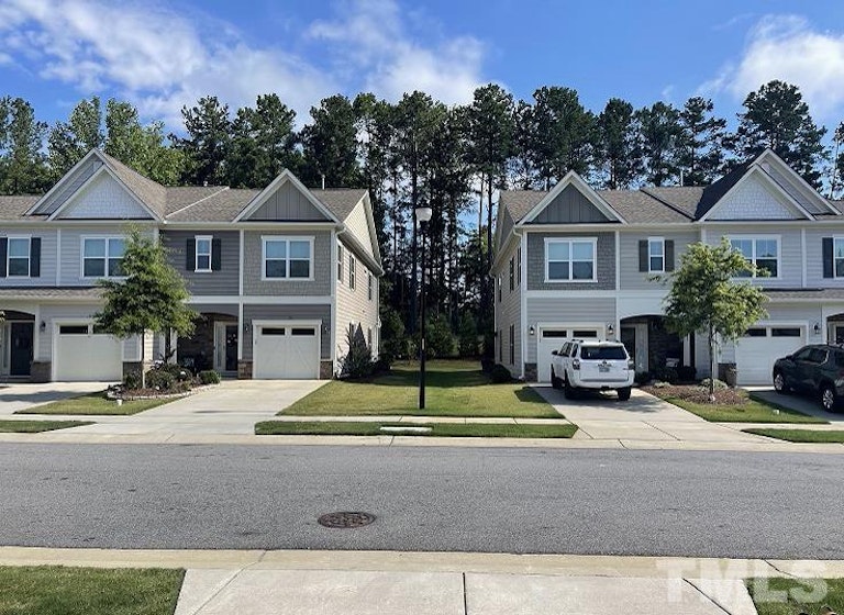 Photo 10 of 11 - 125 Bowerbank Ln, Apex, NC 27539