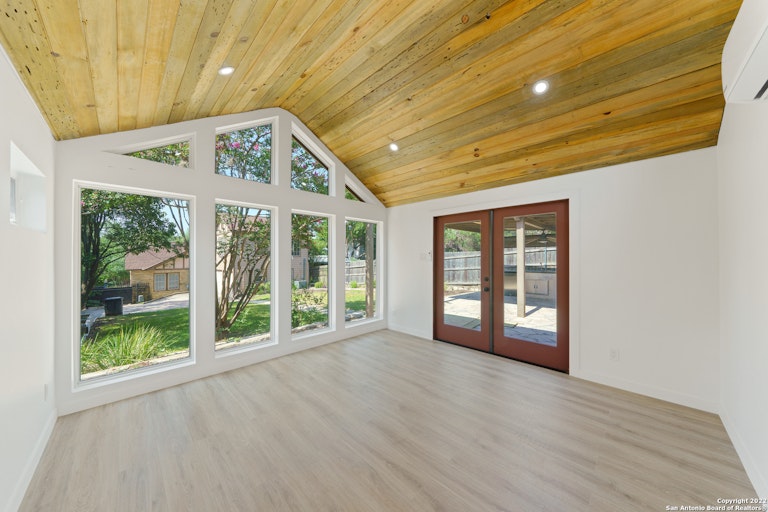 Photo 36 of 39 - 347 E Huisache Ave, San Antonio, TX 78212