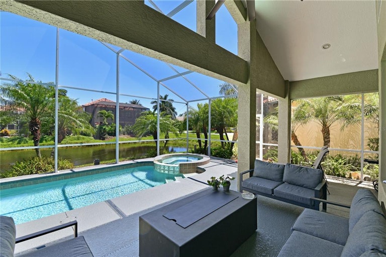 Photo 7 of 51 - 304 9th Ave E, Palmetto, FL 34221