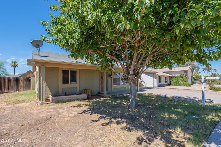 Photo 1 of 34 - 2317 E Inverness Ave, Mesa, AZ 85204