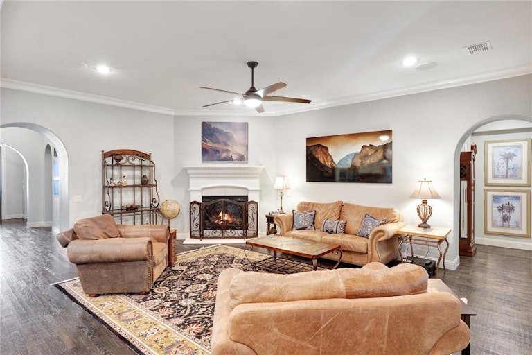 Photo 11 of 35 - 7571 Orchard Hill Ln, Frisco, TX 75035