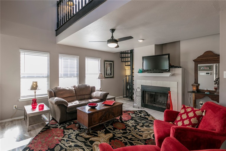 Photo 2 of 16 - 824 Mica Ln, Leander, TX 78641