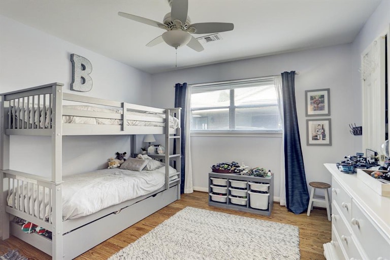 Photo 23 of 28 - 6138 Ella Lee Ln, Houston, TX 77057
