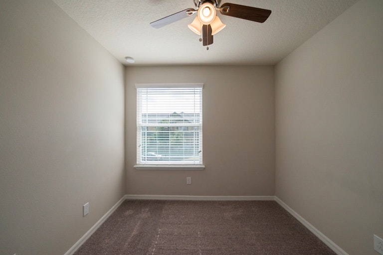 Photo 14 of 18 - 8534 Vedder Ln, Orlando, FL 32832