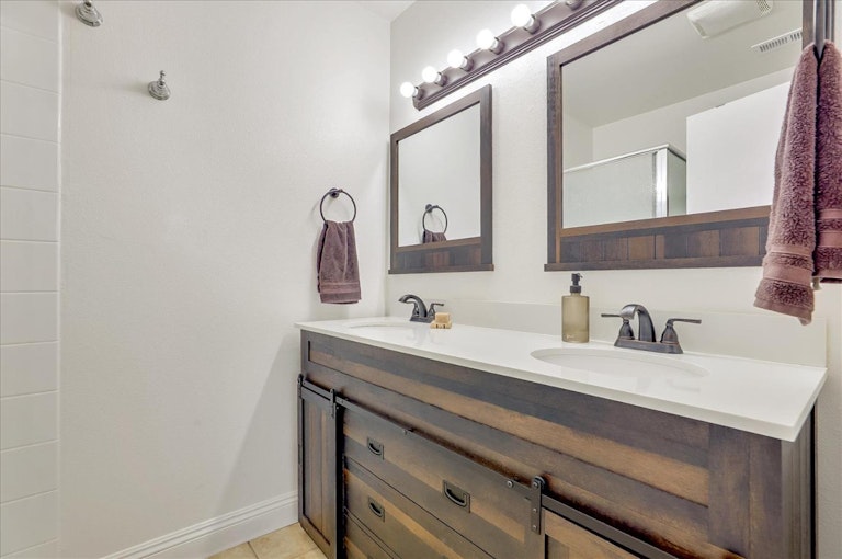 Photo 26 of 33 - 9544 Achates Cir, Sacramento, CA 95826