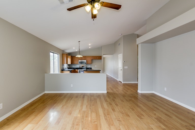 Photo 9 of 32 - 2625 E Silversmith Trl, San Tan Valley, AZ 85143