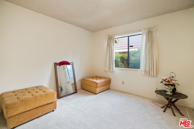 Photo 25 of 53 - 18502 Entrada Ct, Porter Ranch, CA 91326