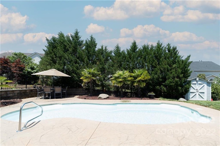 Photo 31 of 32 - 7808 Whisperingwood Dr, Harrisburg, NC 28075