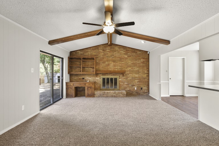 Photo 4 of 26 - 142 Bailey Dr, Desoto, TX 75115