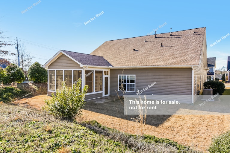 Photo 24 of 25 - 634 Lawson Cypress Ln, Fuquay Varina, NC 27526