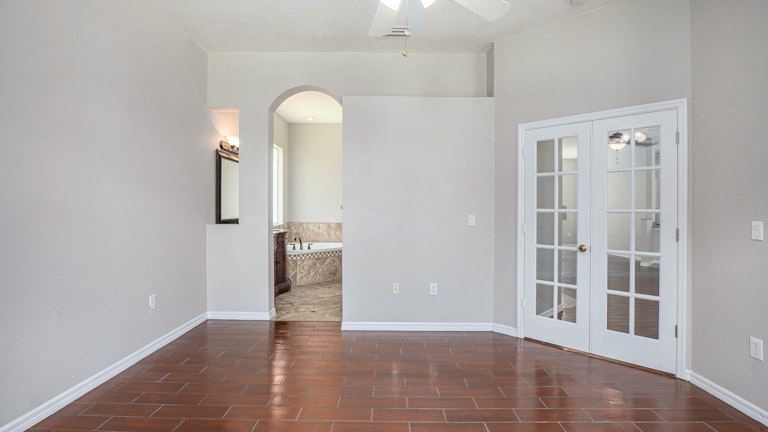 Photo 7 of 16 - 5904 Falconpark Ct, Lithia, FL 33547