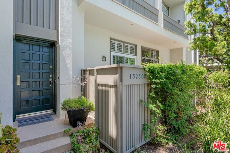 Photo 30 of 38 - 13238 Fiji Way Unit B, Marina Del Rey, CA 90292