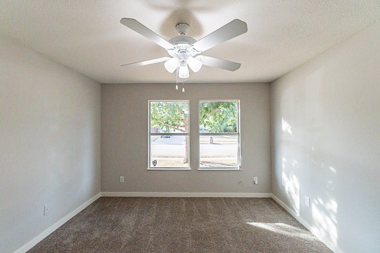 Photo 18 of 34 - 7813 Shoal Bnd, Denton, TX 76210