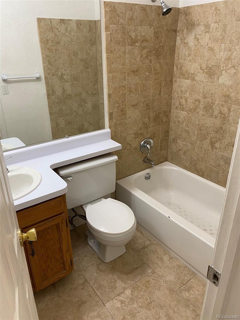Photo 12 of 13 - 2280 S Jasper Way Unit A, Aurora, CO 80013
