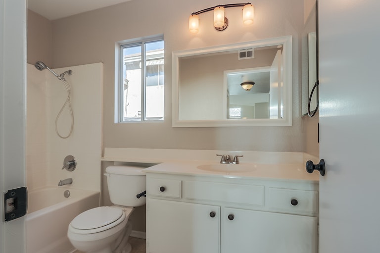 Photo 15 of 17 - 1568 N Grove St, Redlands, CA 92374