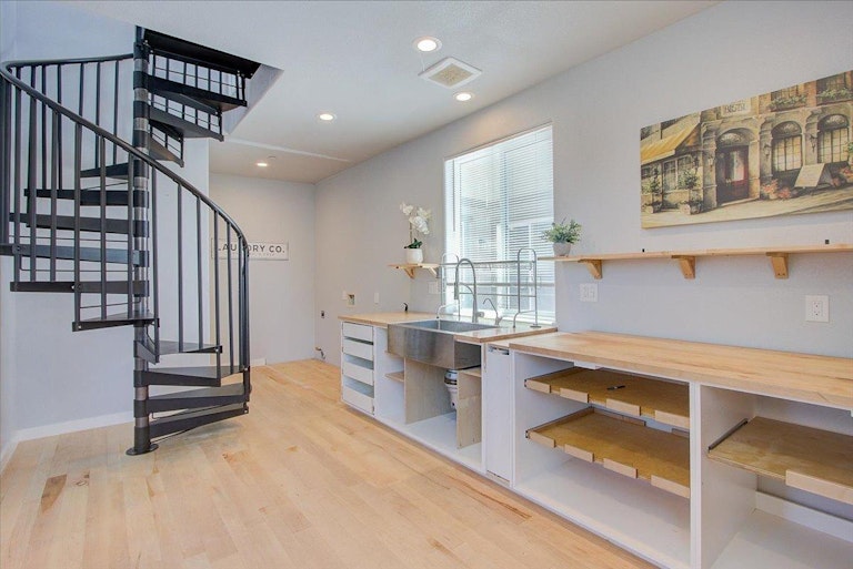 Photo 25 of 43 - 10082 Mud Hen Way, Elk Grove, CA 95757