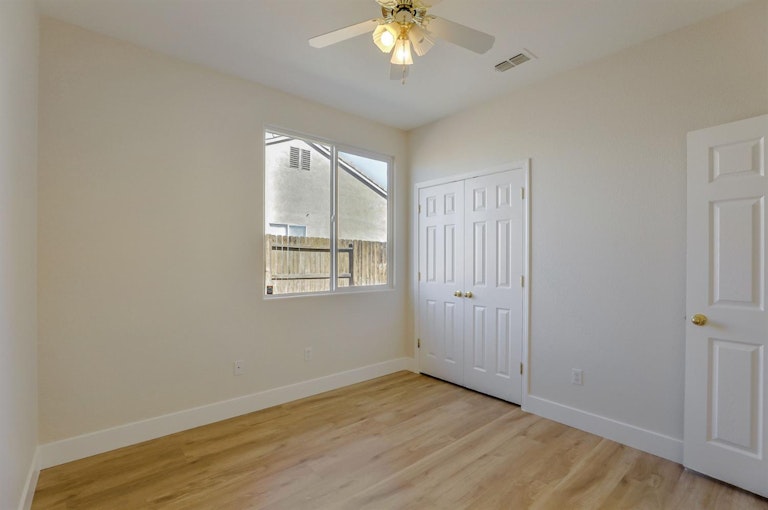 Photo 19 of 39 - 1175 Bronco Dr, Plumas Lake, CA 95961