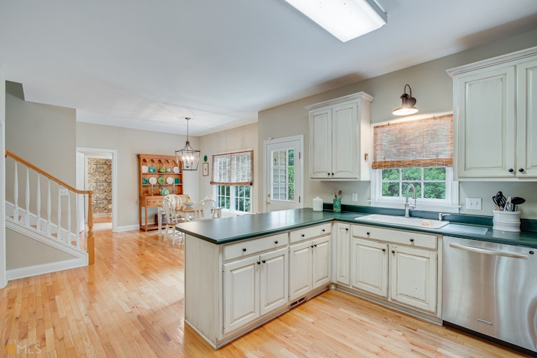 Photo 21 of 70 - 3723 Hardy Rd, Gainesville, GA 30506