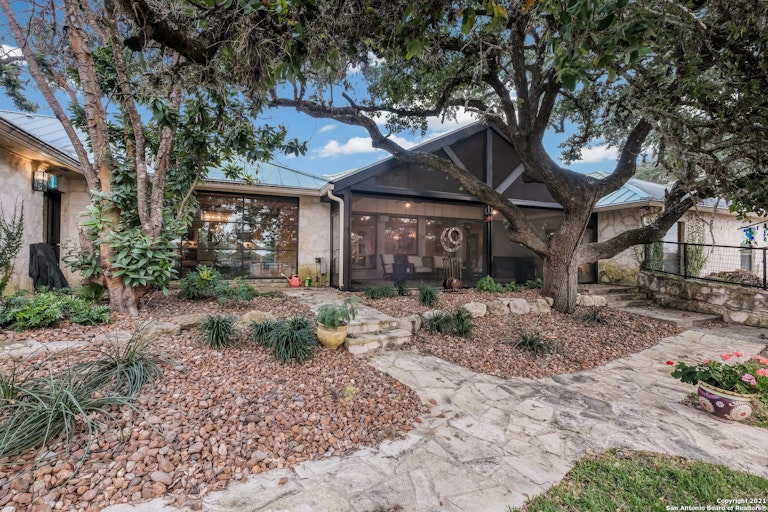 Photo 26 of 51 - 31925 Rolling Acres Trl, Boerne, TX 78015