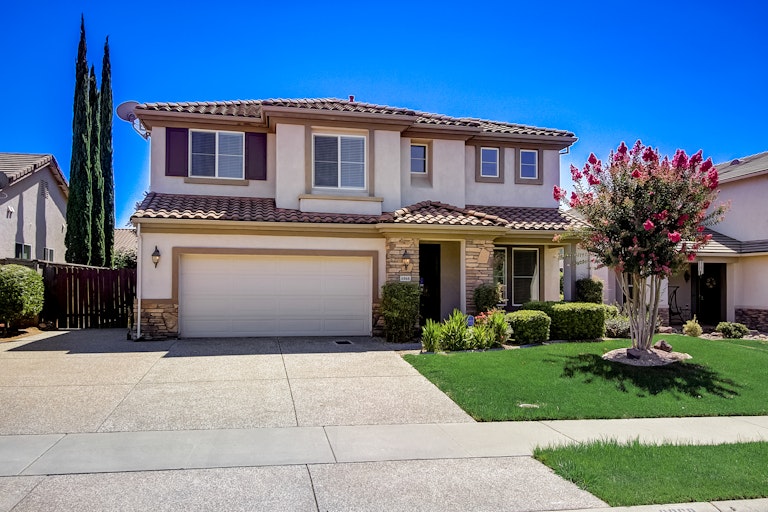 Photo 1 of 30 - 6868 Cherry Ridge Cir, Roseville, CA 95678