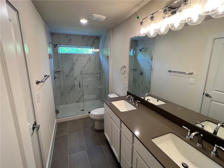 Photo 9 of 19 - 8602 Cumbrae Ln, Austin, TX 78744
