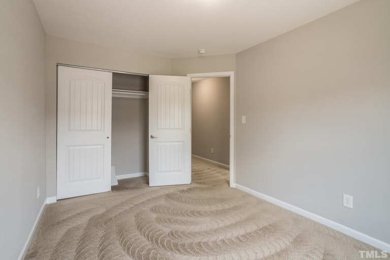 Photo 16 of 26 - 5510 Nur Ln, Raleigh, NC 27606