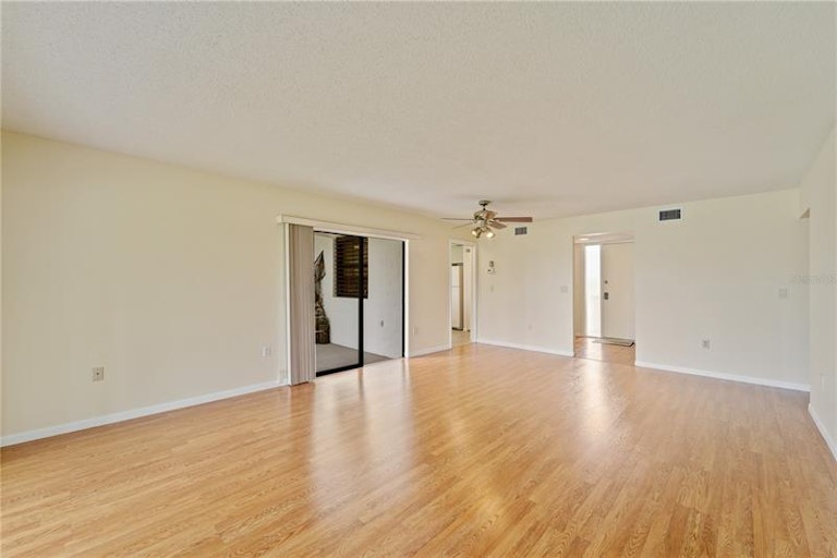 Photo 12 of 41 - 3518 Richwood Link #52, Sarasota, FL 34235