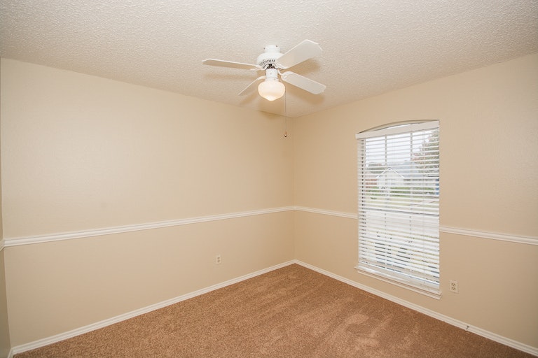 Photo 17 of 28 - 1517 Wesley Dr, Mesquite, TX 75149