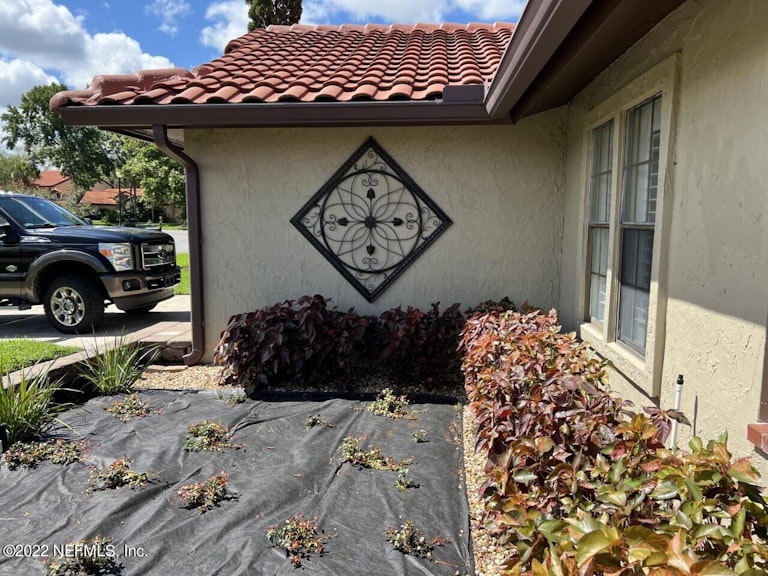 Photo 8 of 16 - 4012 Corrientes Ct S, Jacksonville, FL 32217