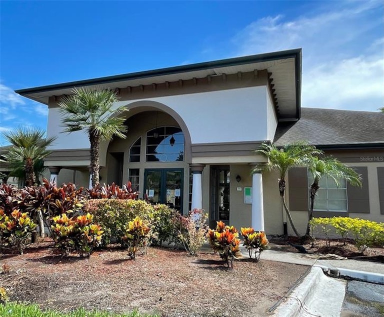 Photo 34 of 39 - 17101 Carrington Park Dr #414, Tampa, FL 33647