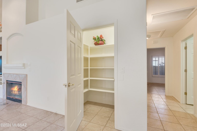 Photo 12 of 41 - 1527 W Sand Pebble Dr, Tucson, AZ 85737