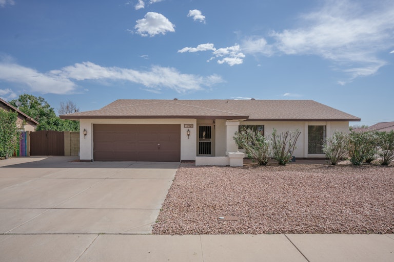 Photo 1 of 26 - 7425 W Columbine Dr, Peoria, AZ 85381